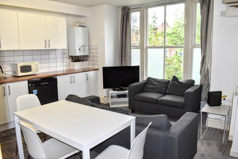 5 bedroom end of terrace house to rent - Clifton Avenue, Fallowfield, Manchester