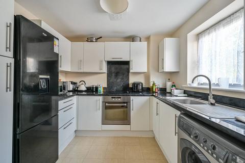 2 bedroom flat for sale, Milicent Grove, Palmers Green, London, N13