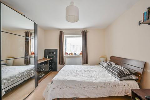 2 bedroom flat for sale, Milicent Grove, Palmers Green, London, N13