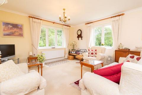 3 bedroom apartment for sale, East Parkside, Warlingham