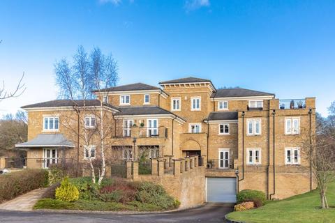 3 bedroom apartment for sale, East Parkside, Warlingham