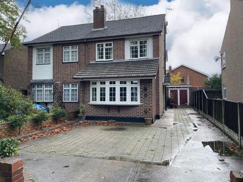 Poors Lane, Benfleet 3 bed semidetached house for sale £475,000