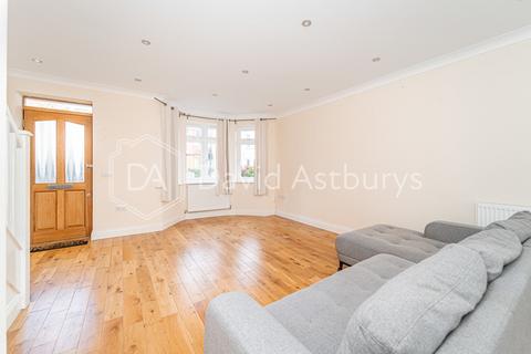 3 bedroom apartment to rent, Umfreville Road, Finsbury Park, London