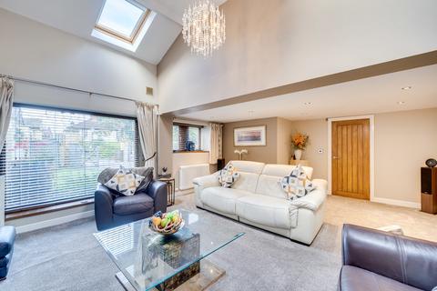 4 bedroom detached house for sale, Littlecroft Cottage, Oxford Road, Gomersal