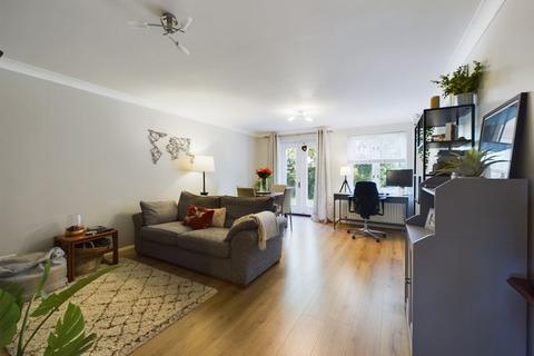35 Bunce Drive, Caterham, CR3 5FG