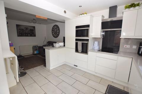 13 Dellside Close, Ashton In Makerfield, Wigan, WN4 0ND
