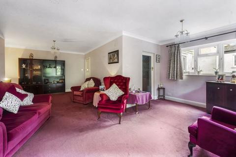 12 Fairway, Carshalton, SM5 4HS