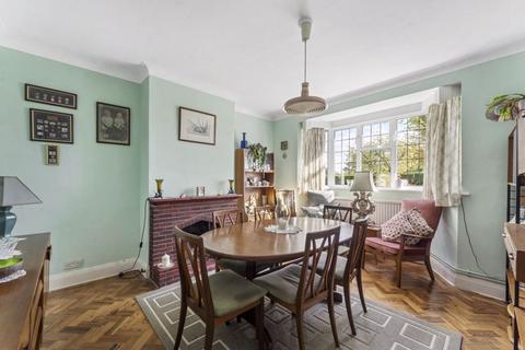12 Fairway, Carshalton, SM5 4HS