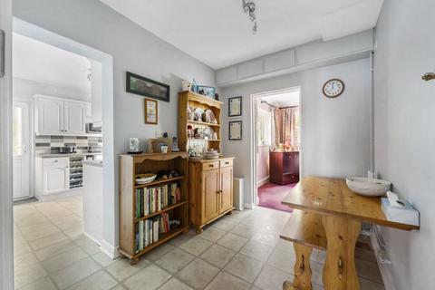 12 Fairway, Carshalton, SM5 4HS