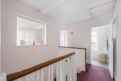 12 Fairway, Carshalton, SM5 4HS