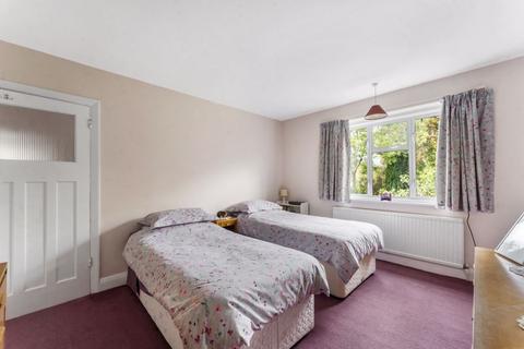 12 Fairway, Carshalton, SM5 4HS
