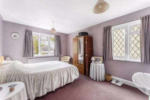 12 Fairway, Carshalton, SM5 4HS