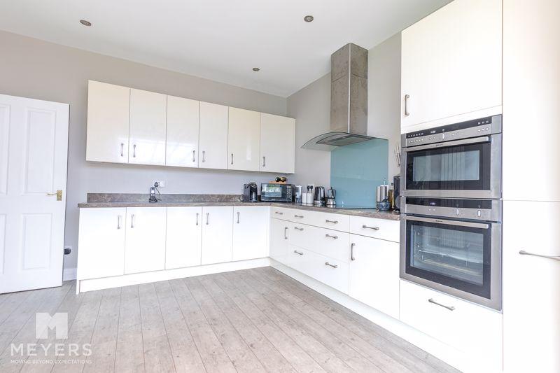 Iddesleigh Road, Bournemouth, BH3 4 bed detached house for sale £575,000