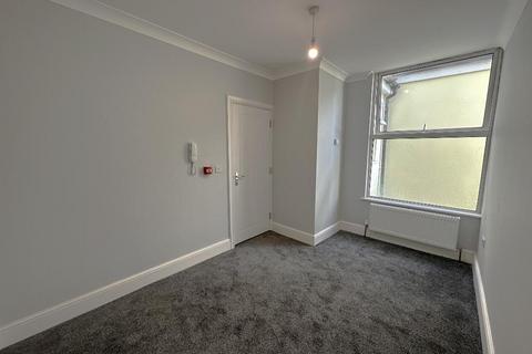 1 bedroom flat to rent, London Road, Bexhill on Sea, East Sussex, TN39 3LE