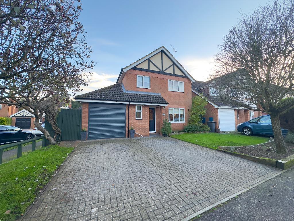 Sharp Close, Maulden, Bedfordshire, MK45 2BZ 4 bed detached house for