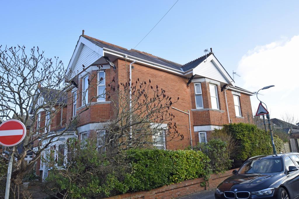 Stanfield Road, Bournemouth 5 bed house £2,800 pcm (£646 pw)