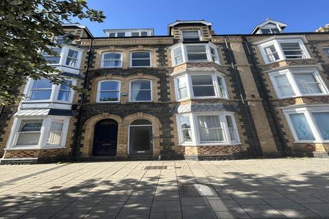 2 bedroom flat to rent - Flat 1, 30 North Parade, Aberystwyth, Ceredigion