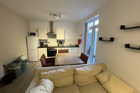 2 bedroom flat to rent - Flat 1, 30 North Parade, Aberystwyth, Ceredigion