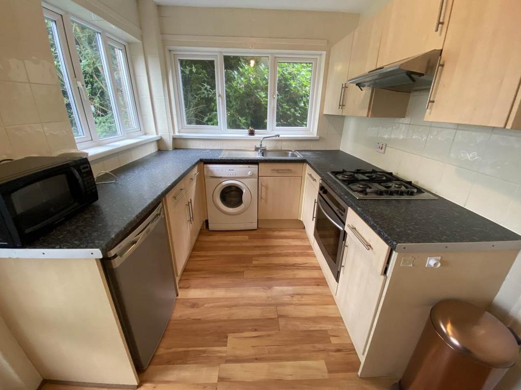 26 Dan Y Coed, Aberystwyth, Ceredigion 4 bed house £1,386 pcm (£320 pw)