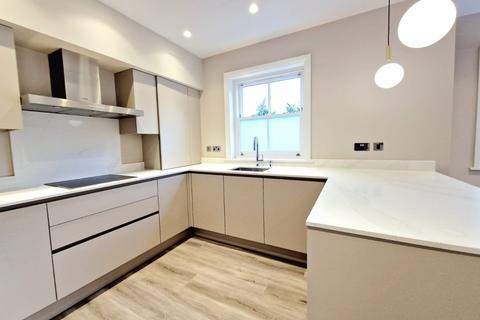 2 bedroom flat to rent, Camlet Way,