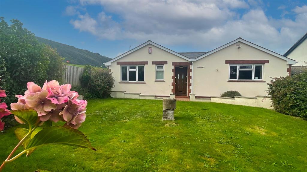 Langs Field, Croyde EX33 3 bed detached bungalow for sale £655,000