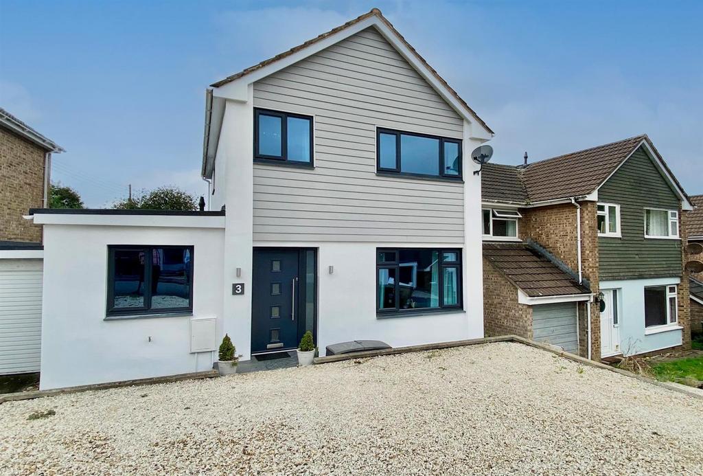 Silvan Drive, Braunton EX33 4 bed link detached house for sale £550,000