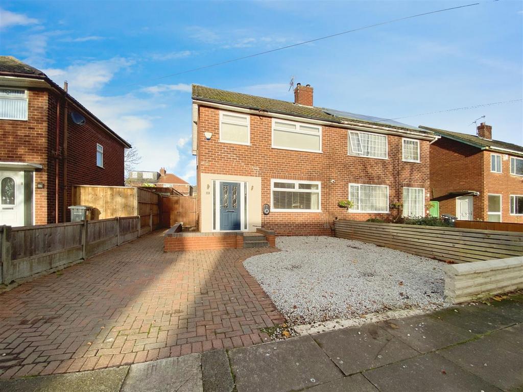 Nazeby Avenue, Crosby 3 bed semidetached house for sale £250,000
