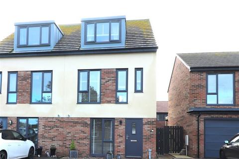 3 bedroom semi-detached house for sale, Ivy Close, Ellington