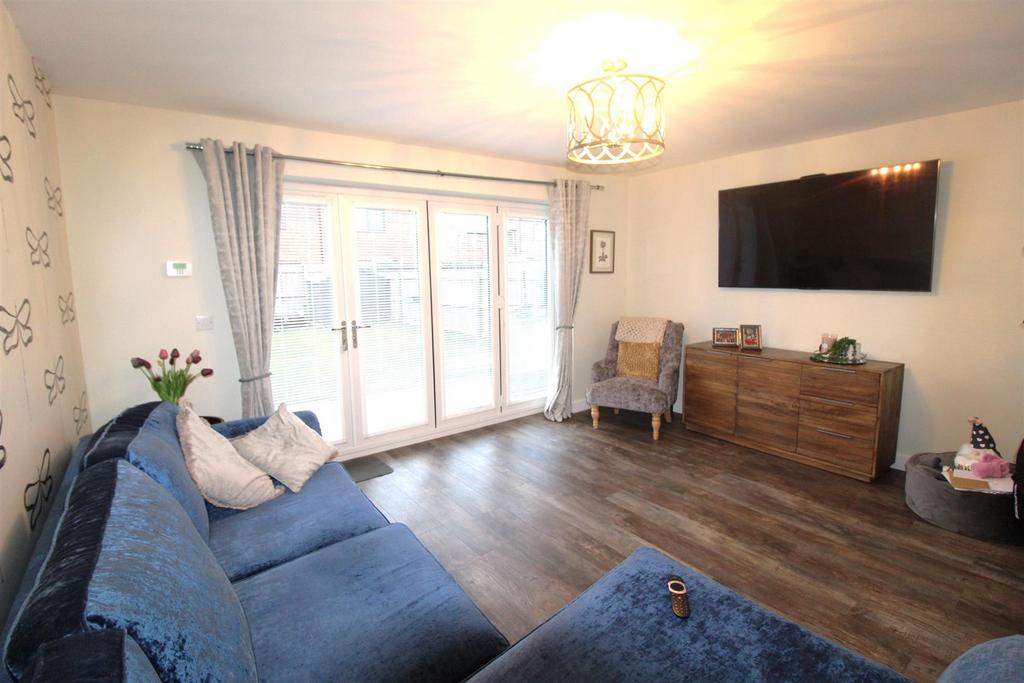 Light and spacious lounge
