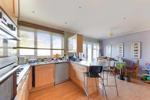 89 Ewell By Pass, Epsom, KT17 2PY