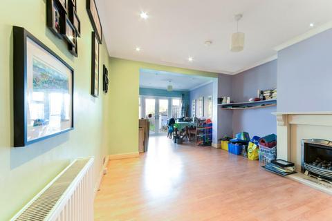 89 Ewell By Pass, Epsom, KT17 2PY