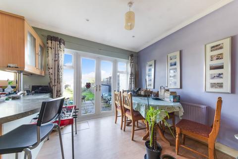 89 Ewell By Pass, Epsom, KT17 2PY