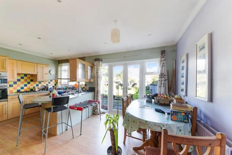 89 Ewell By Pass, Epsom, KT17 2PY