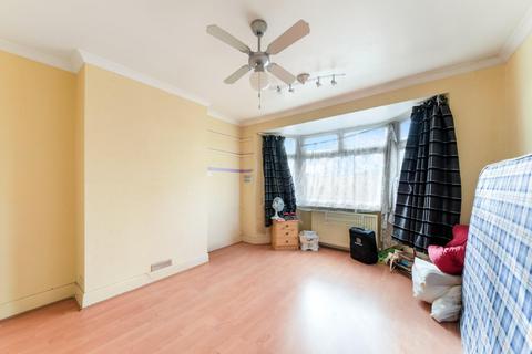 89 Ewell By Pass, Epsom, KT17 2PY