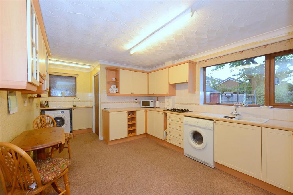 Primrose Drive, Sutton Park, Shrewsbury 4 bed detached house for sale
