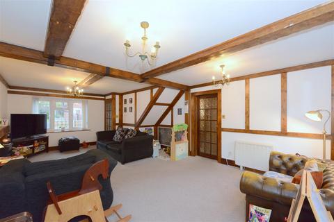 4 bedroom detached house for sale, Lingen Close, New Park Farm, Shrewsbury