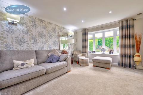 27 Chapelfield Crescent, Thorpe Hesley, Rotherham, S61 2TP