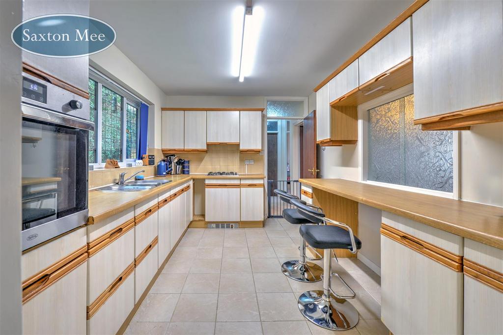 Kitchen1.jpg