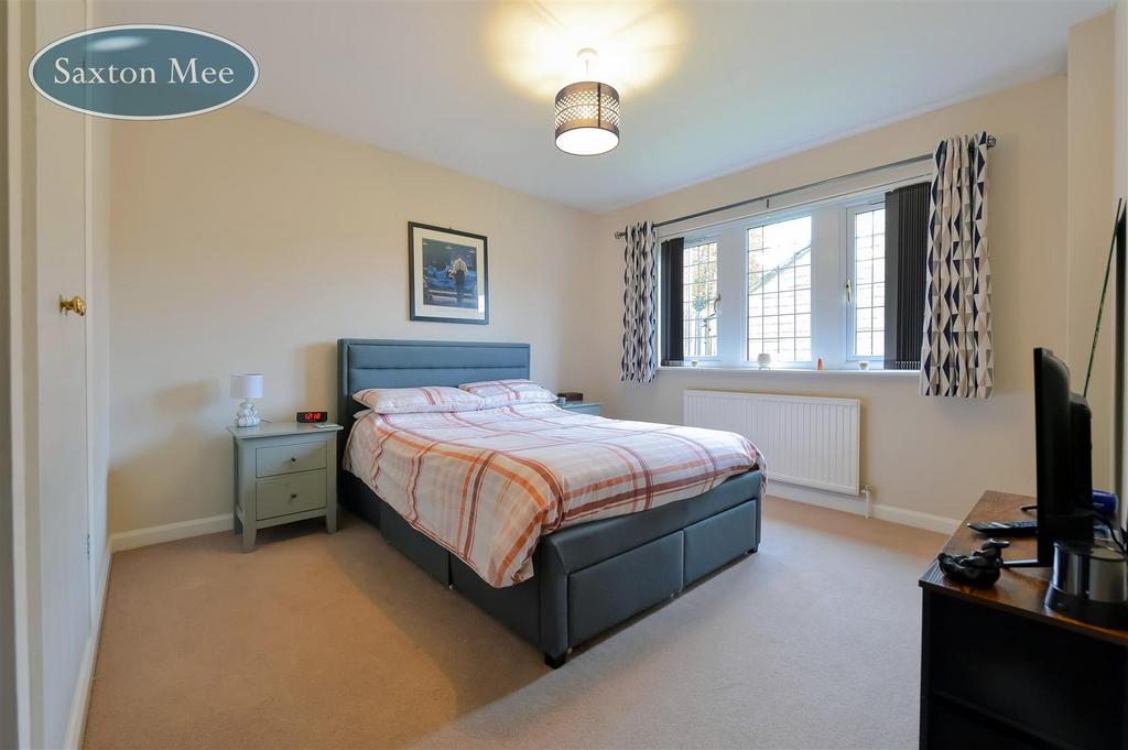 Master bedroom 1.jpg