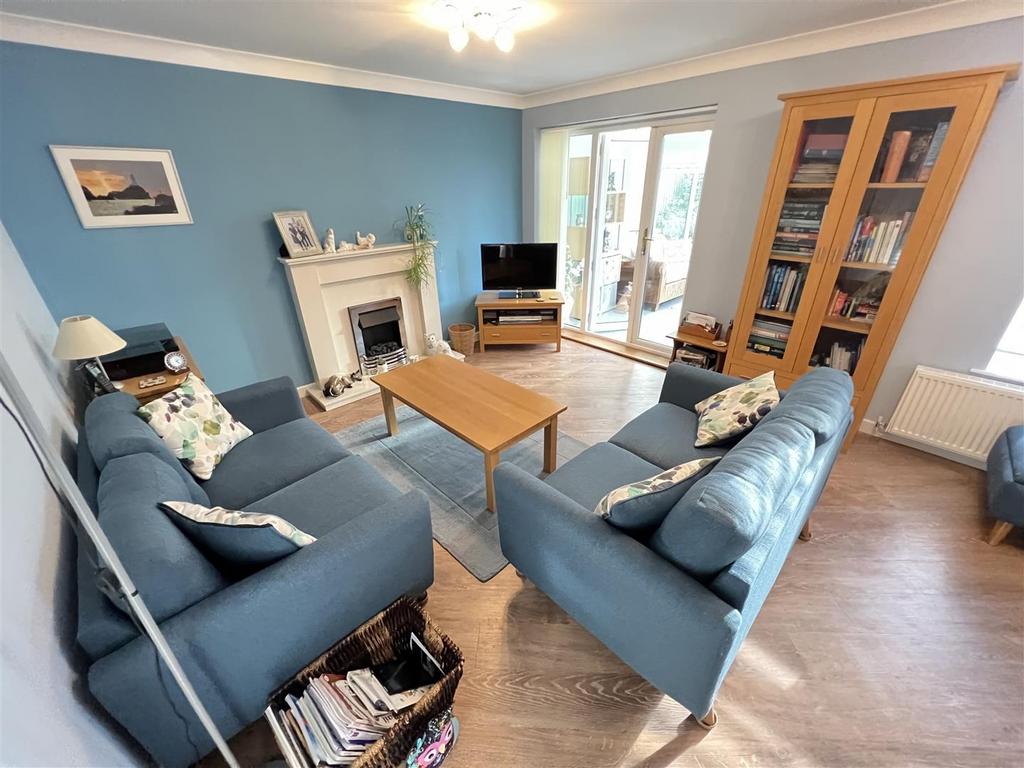 Martin Close, Irby, Wirral 4 bed detached house for sale £475,000