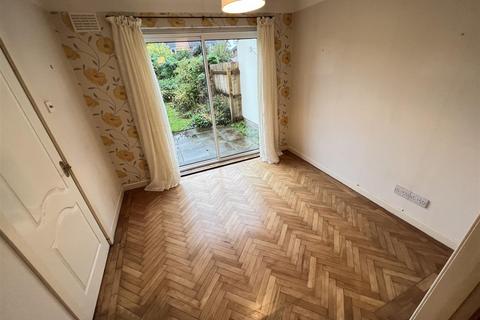 131 Brimstage Road, Heswall, Wirral, CH60 1XF