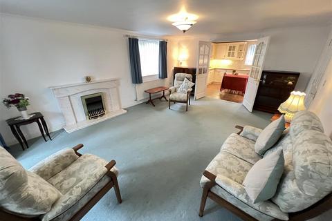2 bedroom apartment for sale, Telegraph Road, Heswall, Wirral