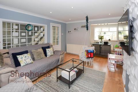 22 Hanbury Close, Cheshunt, Waltham Cross, EN8 9BZ