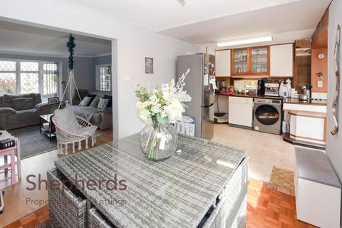 22 Hanbury Close, Cheshunt, Waltham Cross, EN8 9BZ