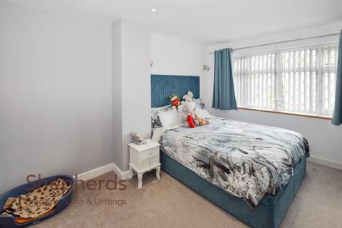22 Hanbury Close, Cheshunt, Waltham Cross, EN8 9BZ