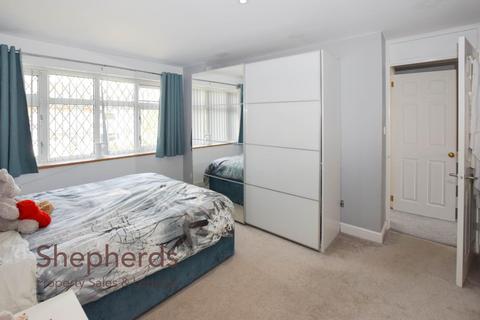 22 Hanbury Close, Cheshunt, Waltham Cross, EN8 9BZ