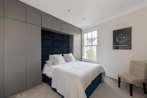 2 bedroom flat for sale, Voltaire Road, London, SW4