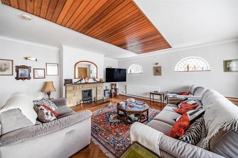 203 Banstead Road, Banstead, SM7 1QZ