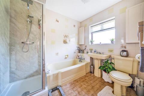 203 Banstead Road, Banstead, SM7 1QZ