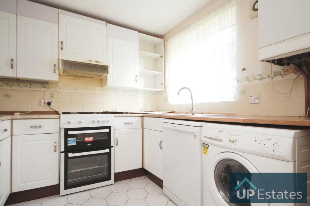 Wigston Road, Coventry 3 bed detached house £1,050 pcm (£242 pw)